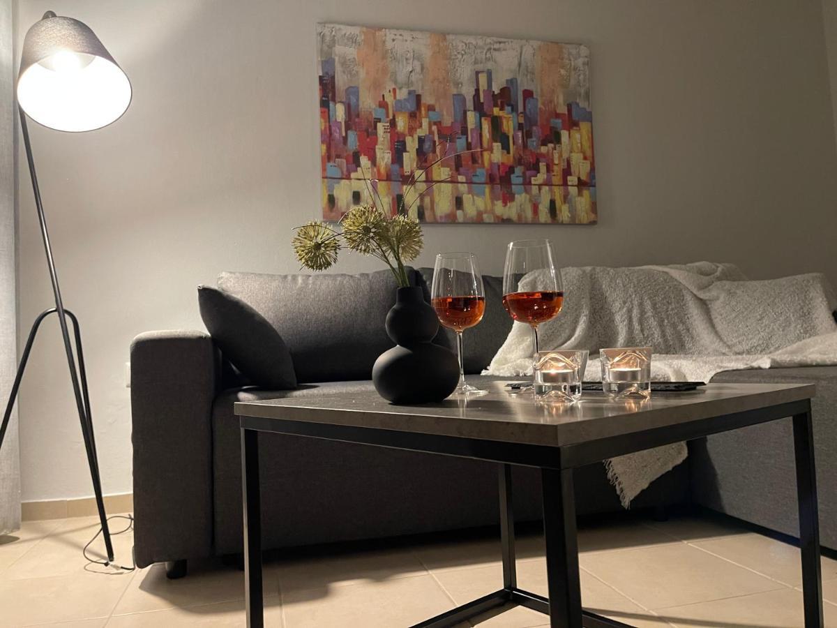 Green&Grey Apartment Кавала Екстериор снимка